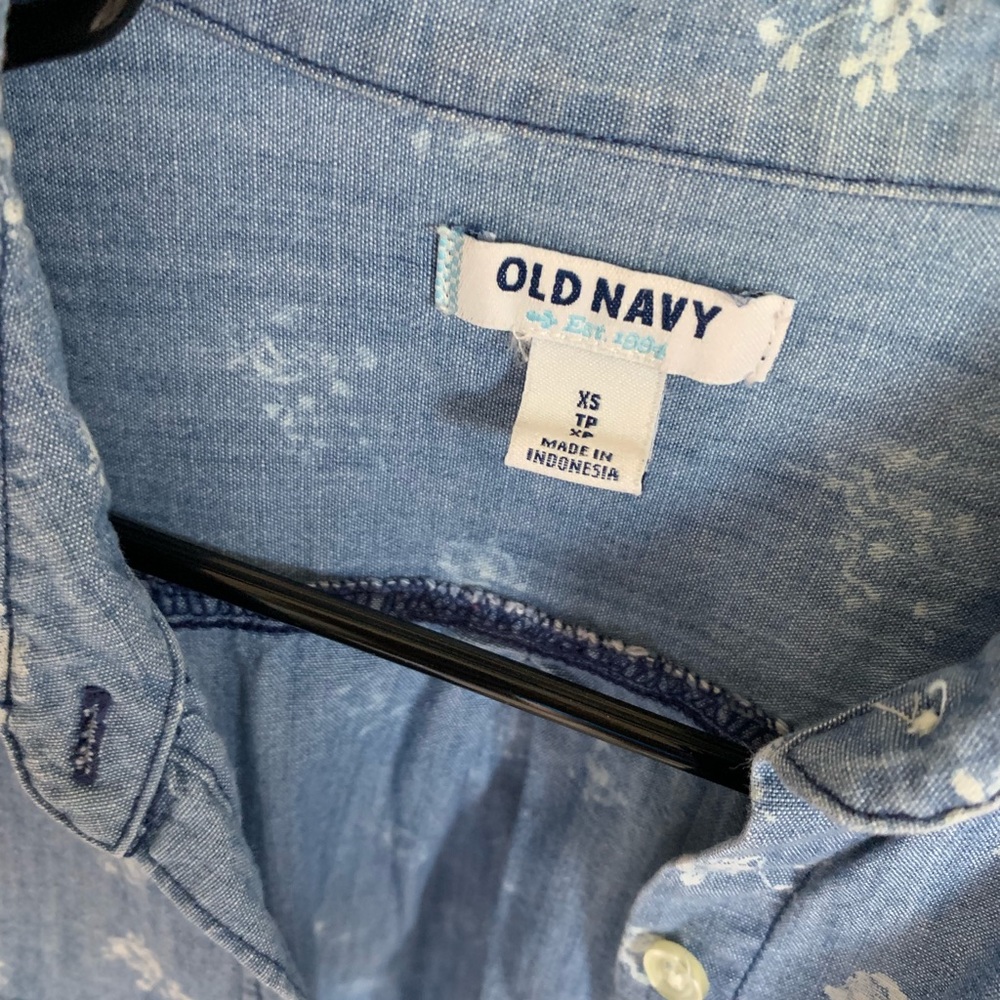 Floral “Denim“ Button Up - Picture 4 of 6